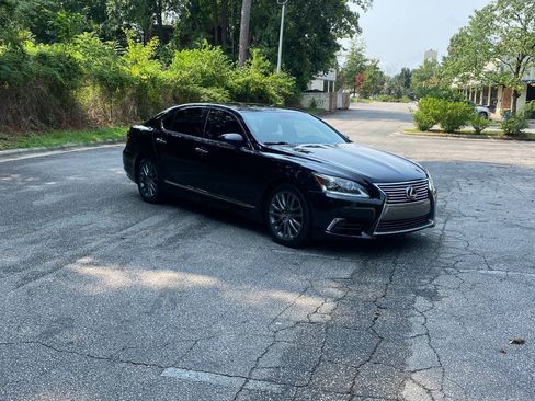 Used 2015 Lexus LS 460 w/ Comfort Package RWD image 4
