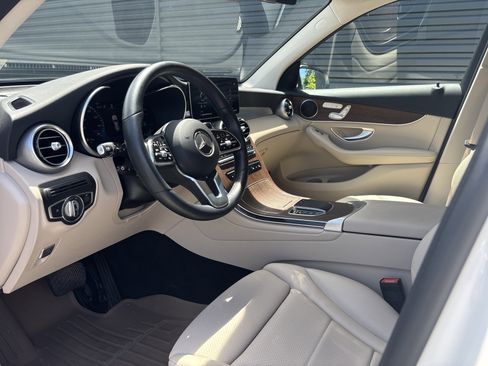 Used 2022 Mercedes-Benz GLC 300 4MATIC image 10