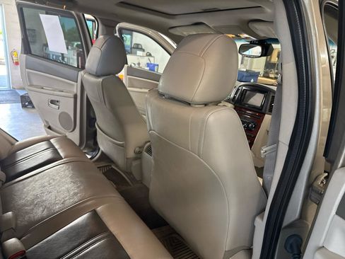 Used 2005 Jeep Grand Cherokee Limited image 51