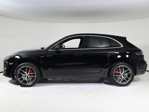 Certified 2023 Porsche Macan S image 2
