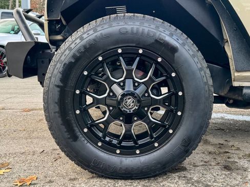 Used 2017 Jeep Wrangler Unlimited Sport w/ Connectivity Group image 11