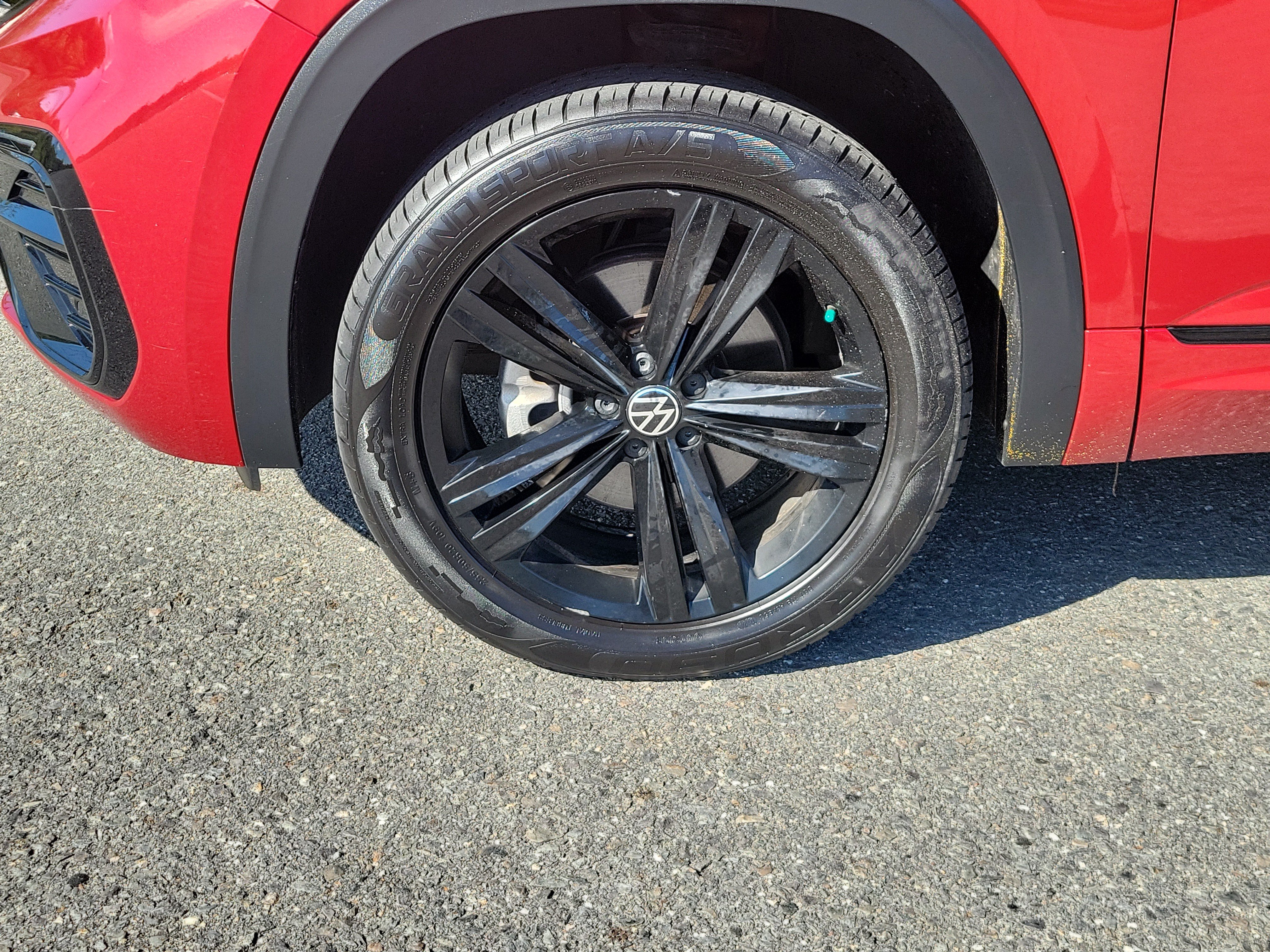 Used 2022 Volkswagen Atlas SEL R-Line AWD/4WD image 12