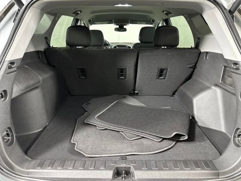 Used 2023 GMC Terrain SLE w/ Driver Convenience Package image 26