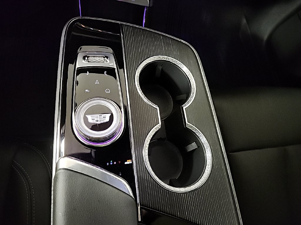 Used 2025 Cadillac Lyriq Luxury w/ LPO, Floor Liner Package AWD/4WD image 19