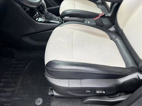 Used 2019 Buick Encore Preferred image 10