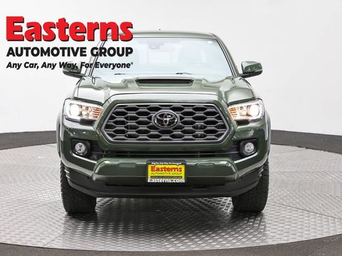 Used 2022 Toyota Tacoma TRD Sport AWD/4WD image 2