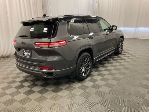 Used 2023 Jeep Grand Cherokee L Summit w/ Advanced Protech Group IV AWD/4WD image 2