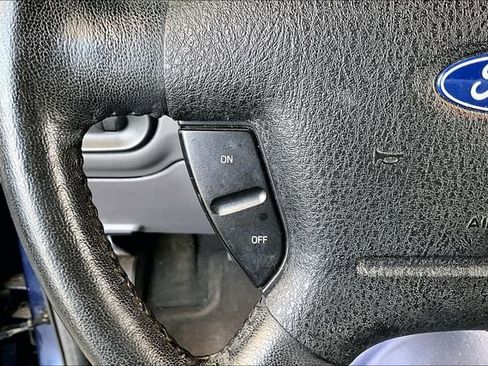 Used 2005 Ford Explorer XLT RWD image 10