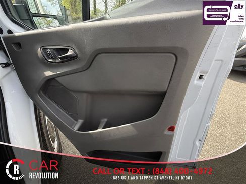 Used 2025 Ford Transit 250 148 Medium Roof image 28