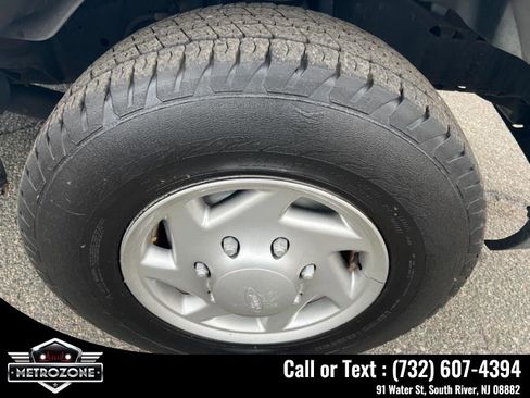 Used 2011 Ford E-350 and Econoline 350 Super Duty w/ PWR Group image 25