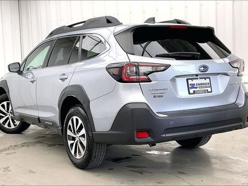 Used 2023 Subaru Outback Premium AWD/4WD image 11