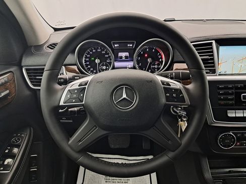 Used 2016 Mercedes-Benz GL 450 4MATIC image 9