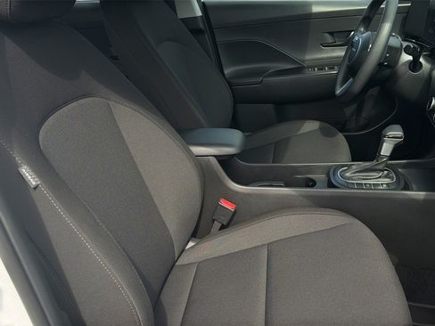 Used 2025 Hyundai Kona SE AWD/4WD image 25