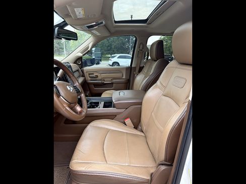 Used 2022 RAM 3500 Limited AWD/4WD image 4