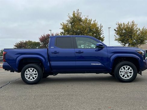 Certified 2024 Toyota Tacoma SR5 image 3