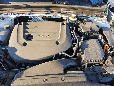 Certified 2025 Volvo XC40 B5 Plus image 19