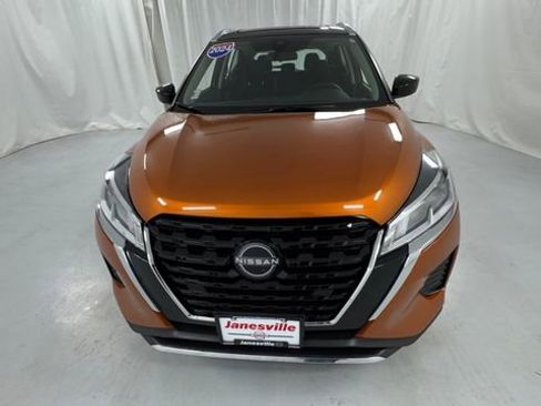 Certified 2024 Nissan Kicks SV FWD image 8