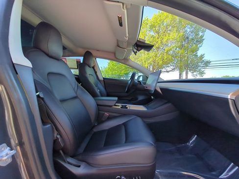 Used 2021 Tesla Model 3 Standard Range Plus image 22