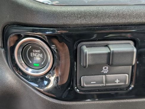 Used 2024 Chevrolet Silverado 1500 High Country RWD image 31