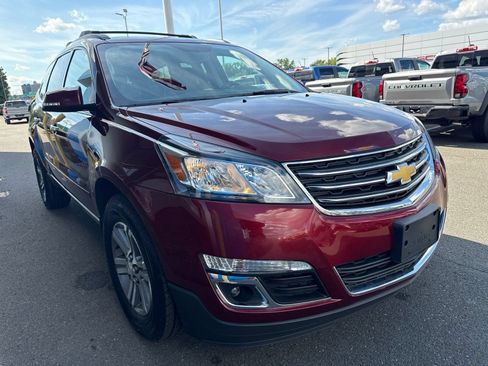 Used 2017 Chevrolet Traverse LT AWD/4WD image 4
