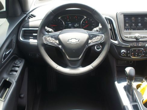 Used 2024 Chevrolet Equinox LT FWD image 5