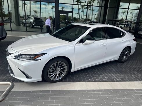 Used 2024 Lexus ES 300h Ultra Luxury w/ Accessory Package (Z1) FWD image 1