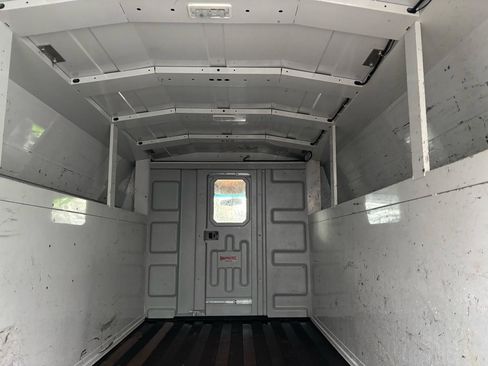 Used 2017 Chevrolet Express 3500 RWD image 14
