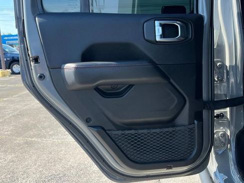 Used 2022 Jeep Gladiator Rubicon w/ LED Lighting Group AWD/4WD image 19