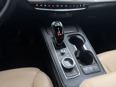 Used 2024 Cadillac XT4 Luxury w/ LPO, Floor Liner Package FWD image 15