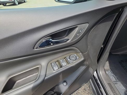 Used 2023 Chevrolet Equinox LT FWD image 22
