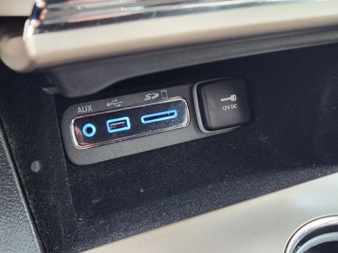 Used 2017 Jeep Grand Cherokee Limited image 23