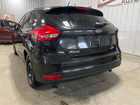 Used 2015 Ford Focus SE w/ Equipment Group 201A image 3