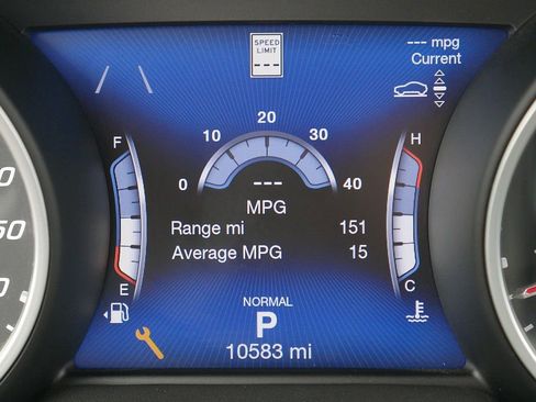 Used 2019 Maserati Levante GranLusso AWD/4WD image 30