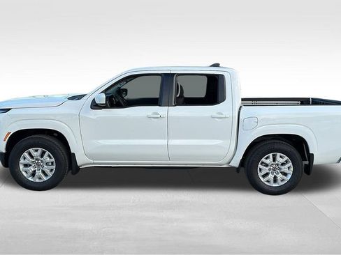 Used 2024 Nissan Frontier SV w/ SV Convenience Package image 4