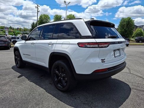 Certified 2023 Jeep Grand Cherokee Altitude AWD/4WD image 4