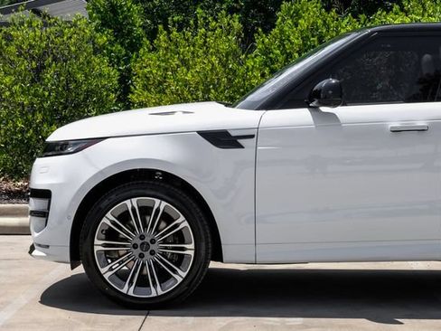 New 2026 Land Rover Range Rover Sport Dynamic SE AWD/4WD image 17