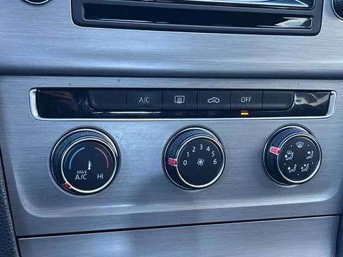 Used 2015 Volkswagen Golf TDI image 20