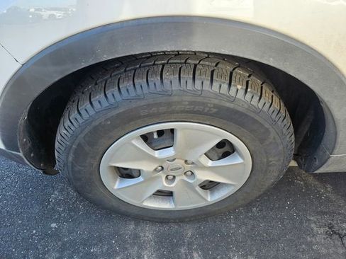 Used 2012 Ford Explorer FWD image 4