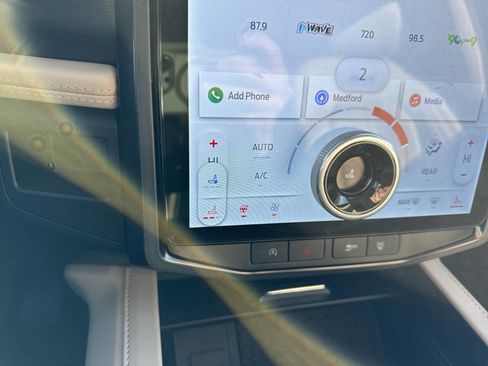 Certified 2024 Ford Expedition Max Platinum image 40