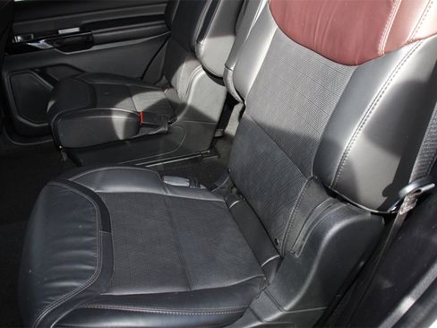 Certified 2022 Ford Explorer Platinum w/ Equipment Group 601A image 21