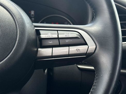 Used 2020 MAZDA MAZDA3 Hatchback FWD image 24