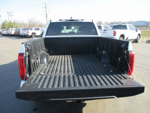 Used 2022 Toyota Tundra SR5 image 6