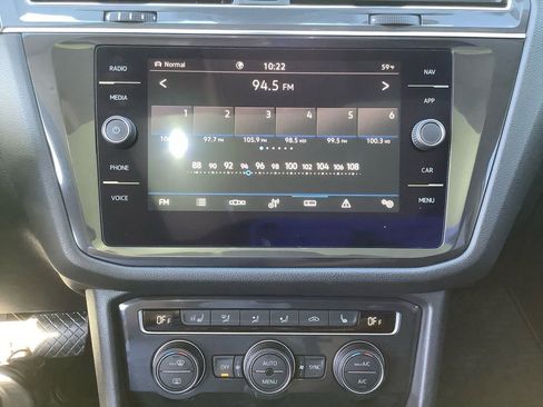 Used 2021 Volkswagen Tiguan SEL image 11