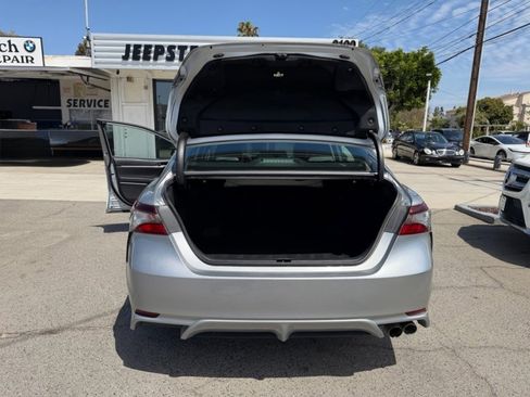 Used 2021 Toyota Camry SE FWD image 17