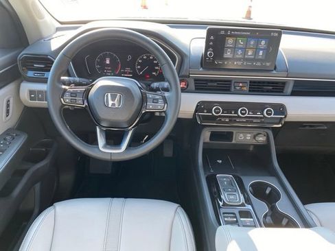 Certified 2025 Honda Pilot EX-L image 16