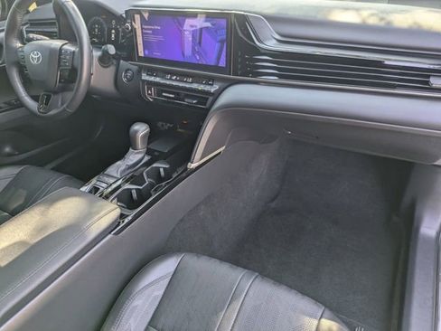 Used 2025 Toyota Camry XSE image 32