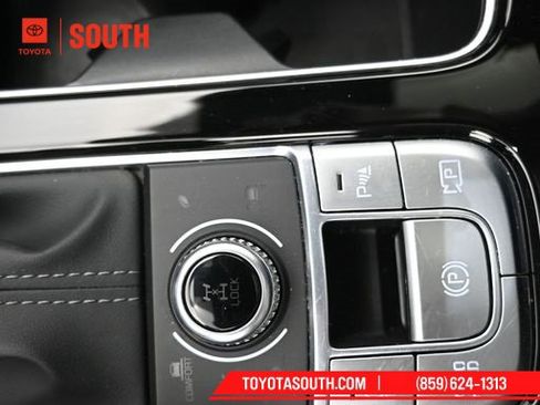 Used 2025 Kia Telluride SX Prestige X-Line image 18