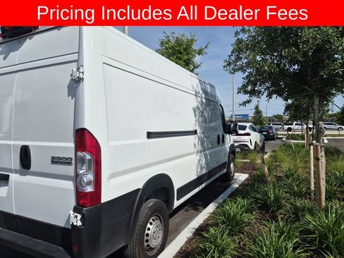 Used 2024 RAM ProMaster 2500 w/ Convenience Group FWD image 3