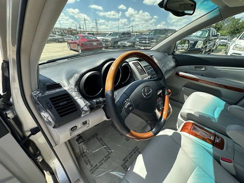 Used 2005 Lexus RX 330 w/ Premium Pkg FWD image 23