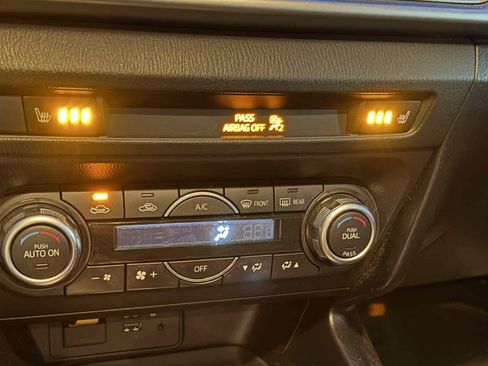 Used 2018 MAZDA MAZDA3 Touring FWD image 32